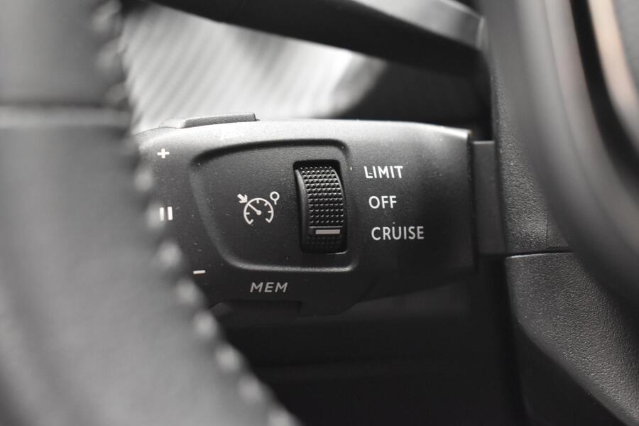 Peugeot e-2008 vaihtoauto