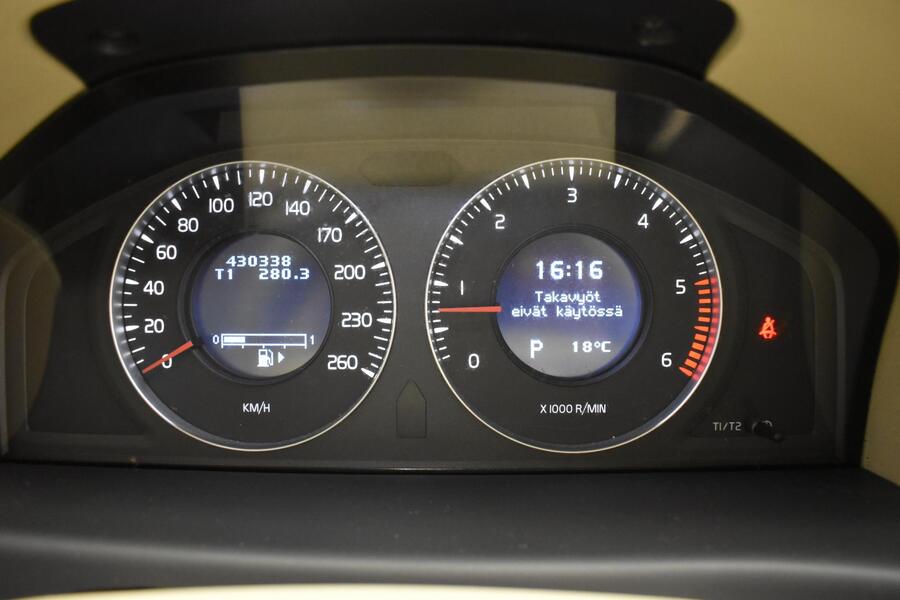 Volvo V70 vaihtoauto