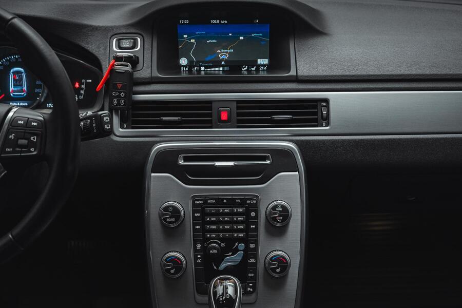 Volvo V70 vaihtoauto