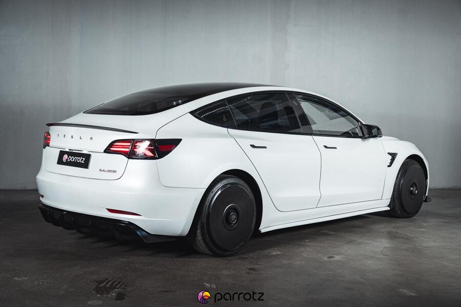 Tesla Model 3 vaihtoauto