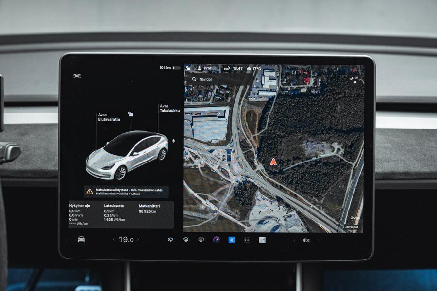 Tesla Model 3 vaihtoauto