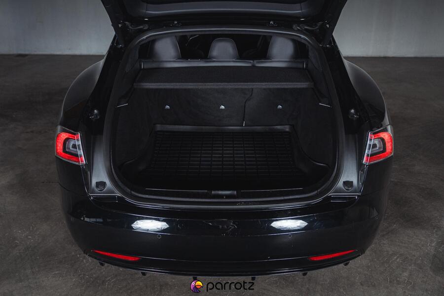 Tesla Model S vaihtoauto