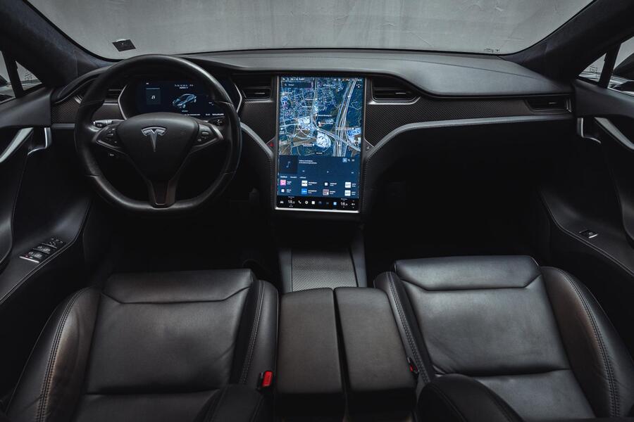 Tesla Model S vaihtoauto