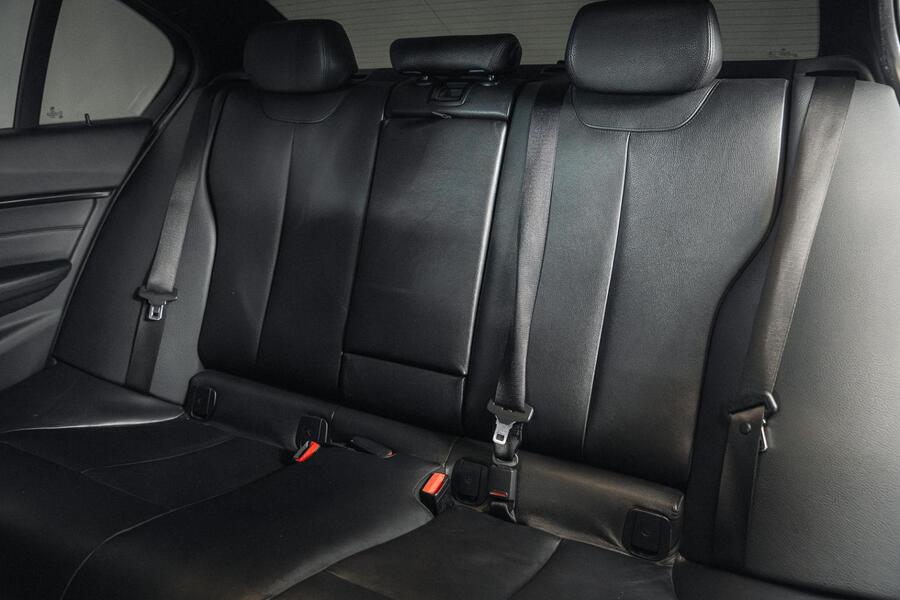 BMW 330 vaihtoauto