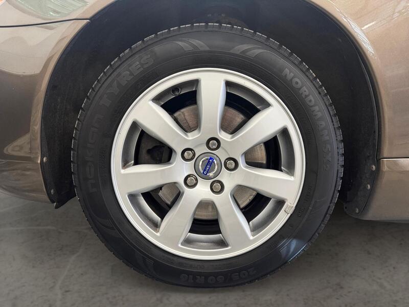 Volvo V70 vaihtoauto