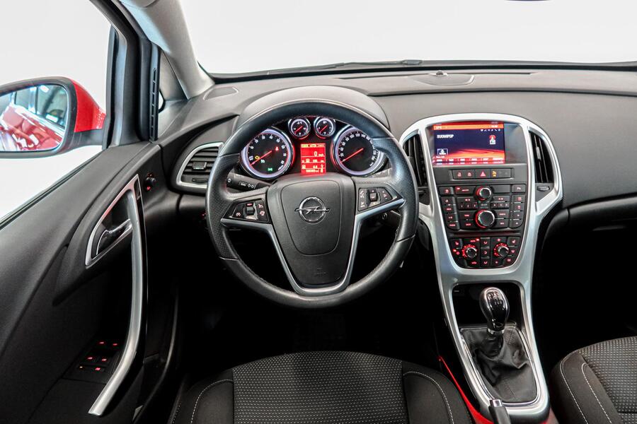 Opel Astra vaihtoauto