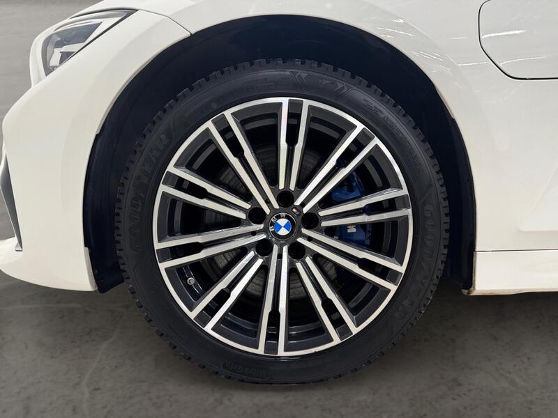 BMW 330 vaihtoauto