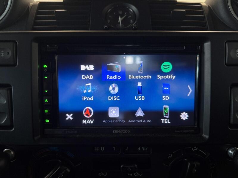 Land Rover Defender vaihtoauto