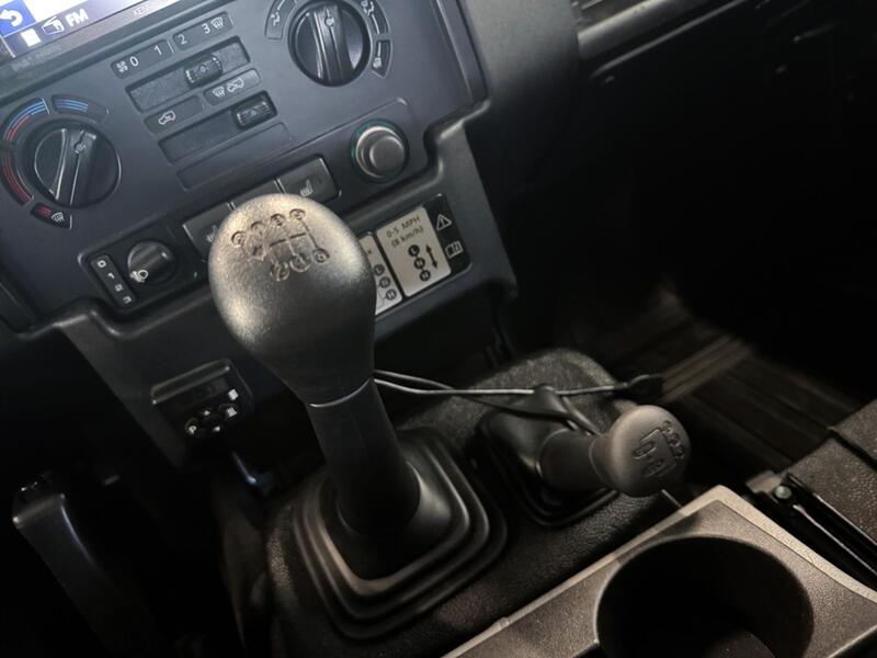 Land Rover Defender vaihtoauto