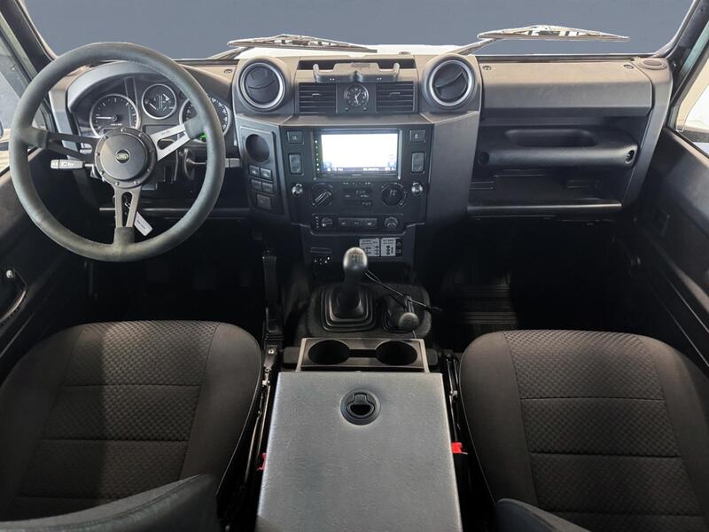 Land Rover Defender vaihtoauto