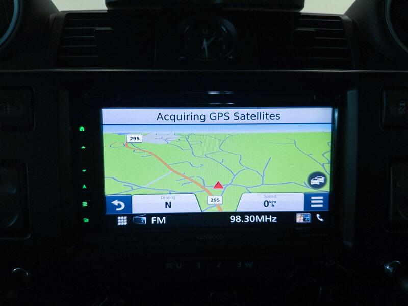 Land Rover Defender vaihtoauto