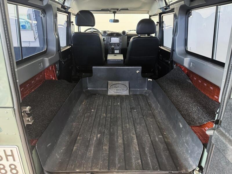 Land Rover Defender vaihtoauto