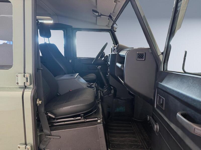 Land Rover Defender vaihtoauto