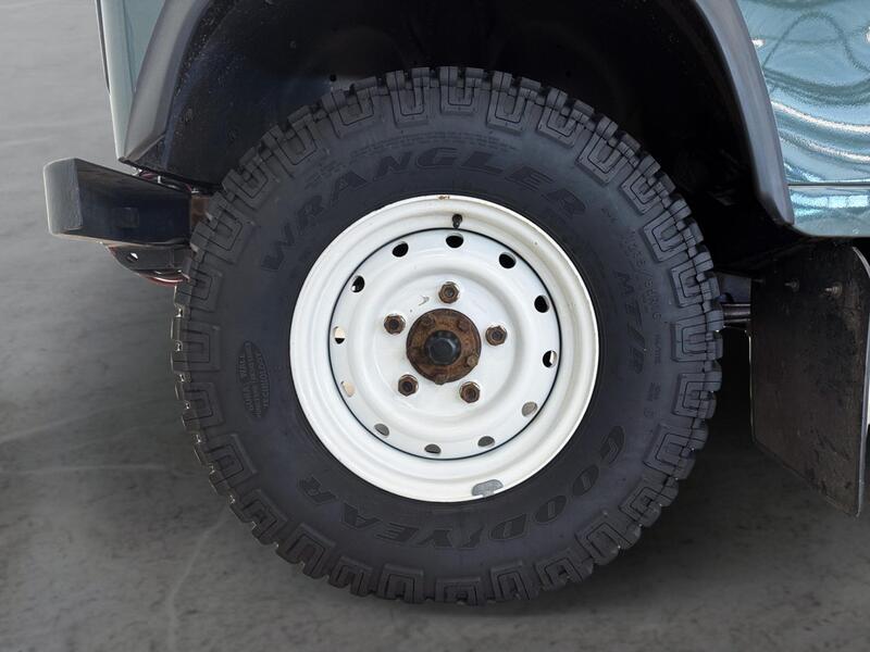 Land Rover Defender vaihtoauto