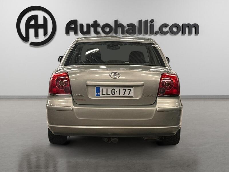 Toyota Avensis vaihtoauto