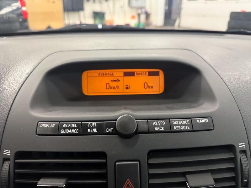 Toyota Avensis vaihtoauto