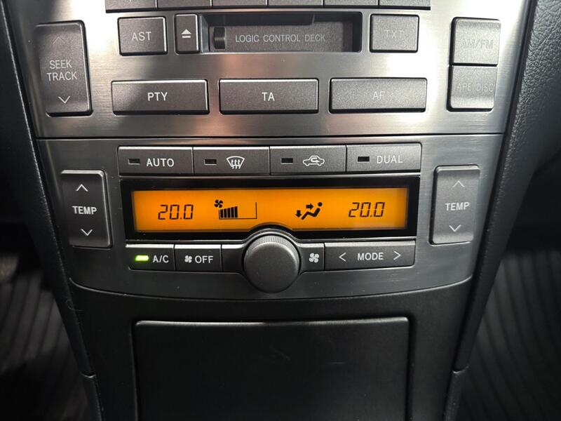 Toyota Avensis vaihtoauto