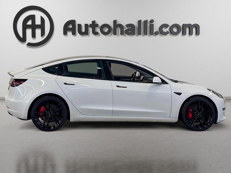 Tesla Model 3 vaihtoauto