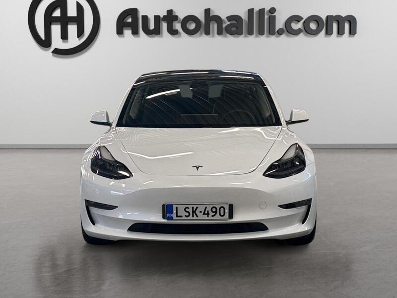 Tesla Model 3 vaihtoauto