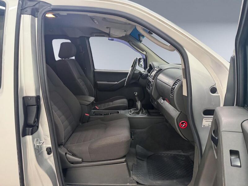 Nissan Navara vaihtoauto