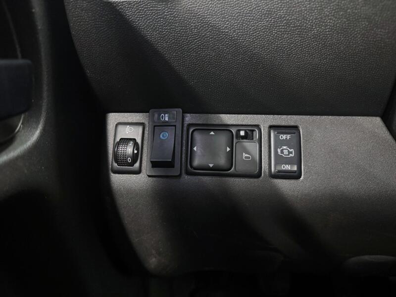 Nissan Navara vaihtoauto