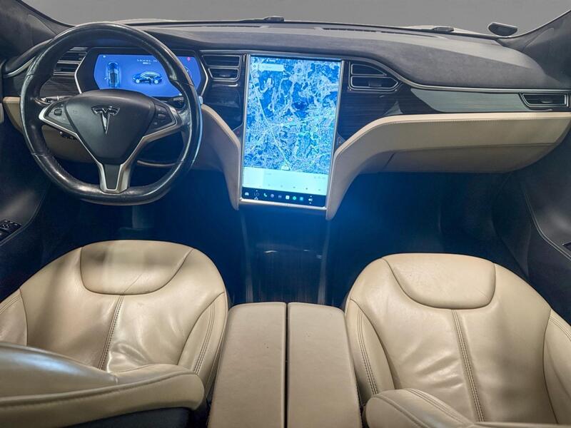 Tesla Model S vaihtoauto