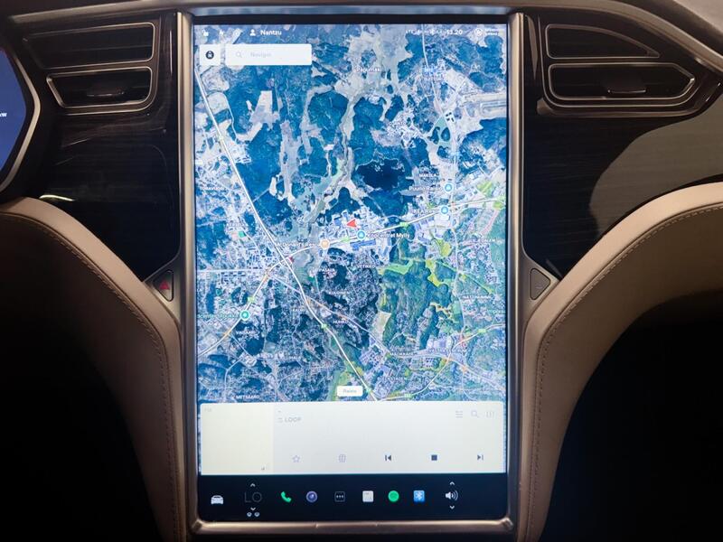 Tesla Model S vaihtoauto