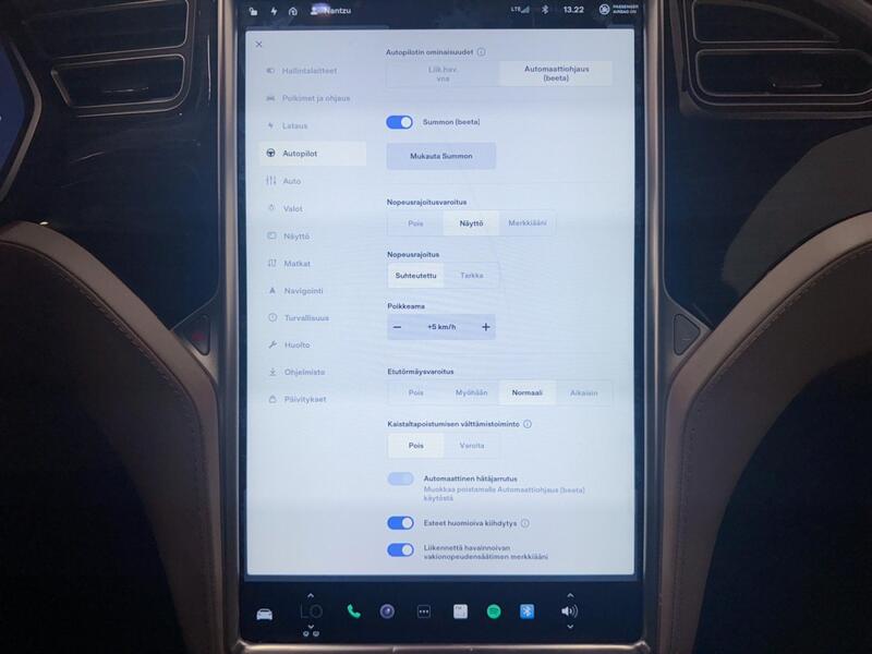 Tesla Model S vaihtoauto