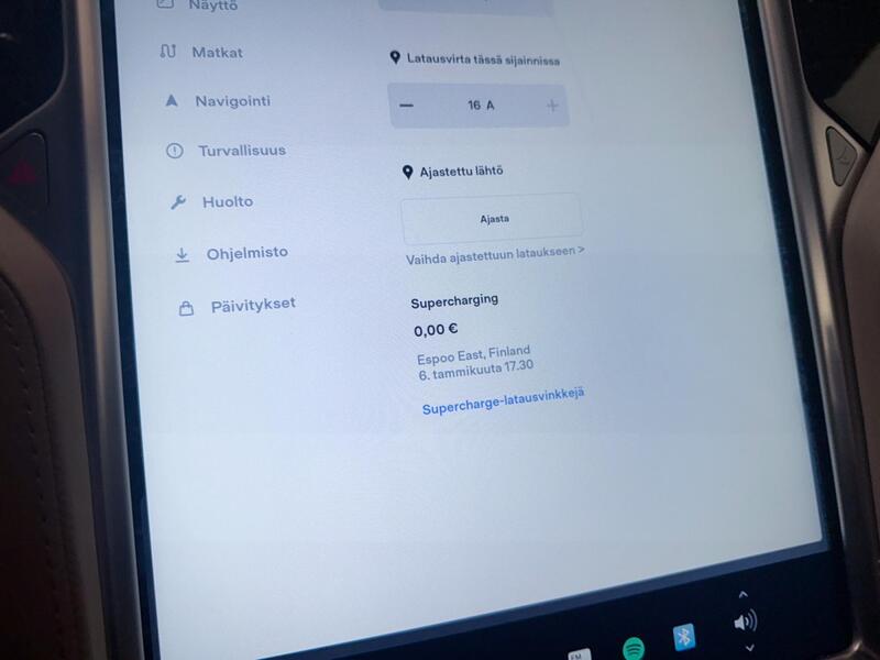 Tesla Model S vaihtoauto