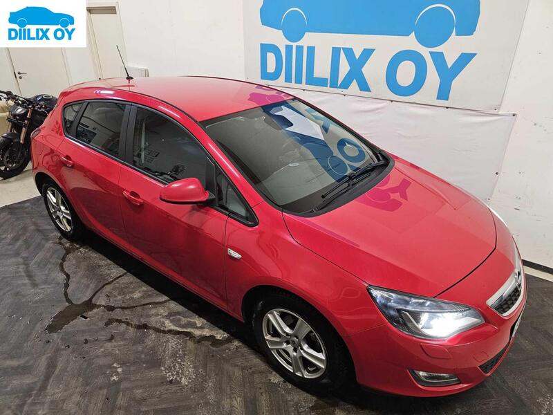 Opel Astra vaihtoauto