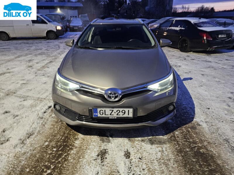 Toyota Auris vaihtoauto