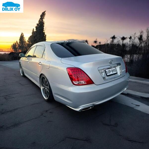 Toyota Crown vaihtoauto