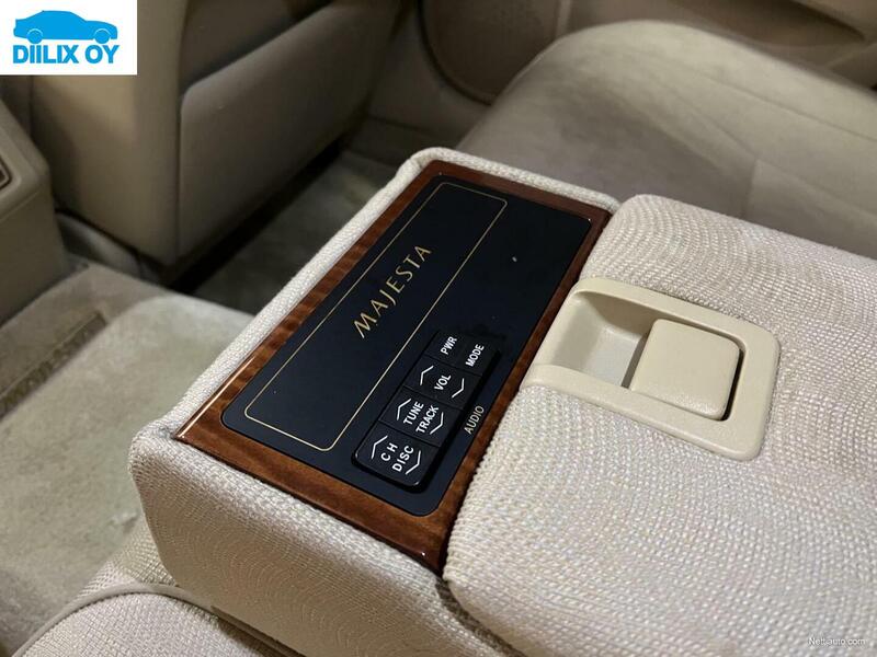 Toyota Crown vaihtoauto