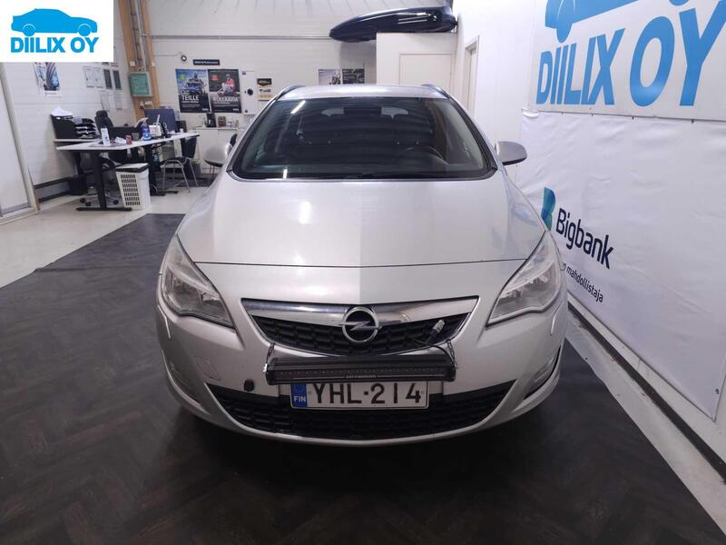 Opel Astra vaihtoauto