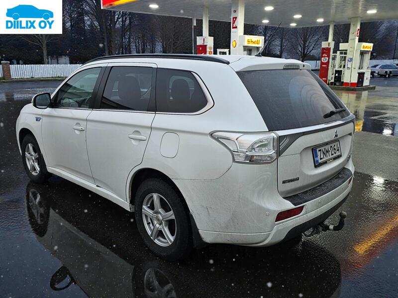Mitsubishi Outlander PHEV vaihtoauto