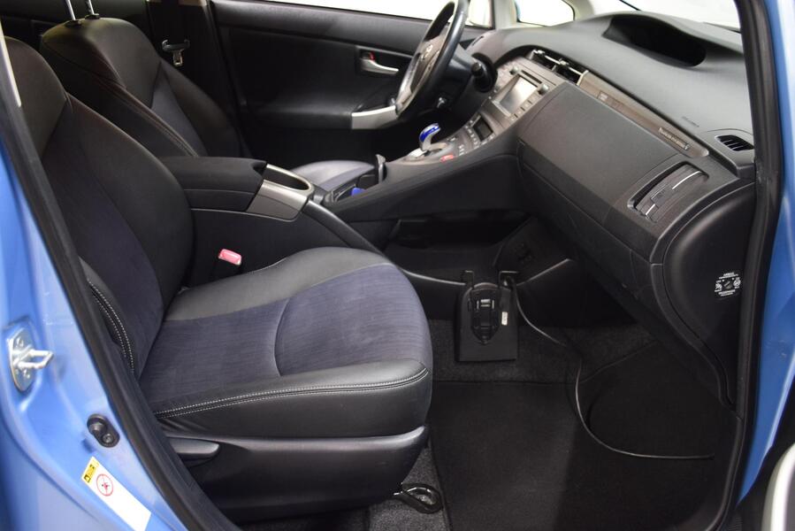 Toyota Prius Plug-in vaihtoauto