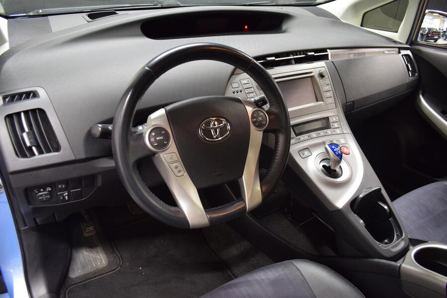 Toyota Prius Plug-in vaihtoauto