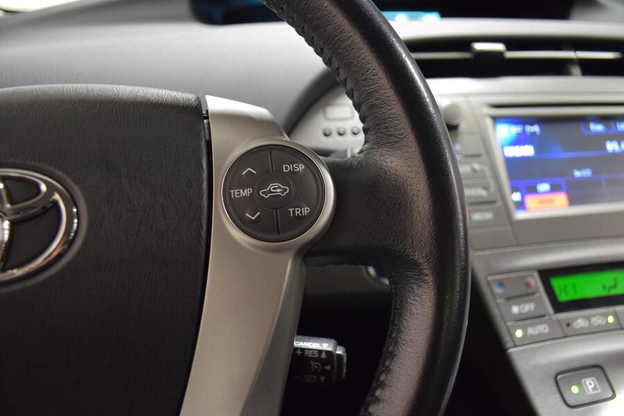 Toyota Prius Plug-in vaihtoauto