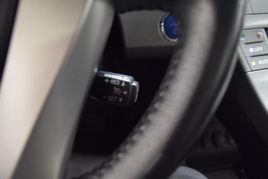 Toyota Prius Plug-in vaihtoauto