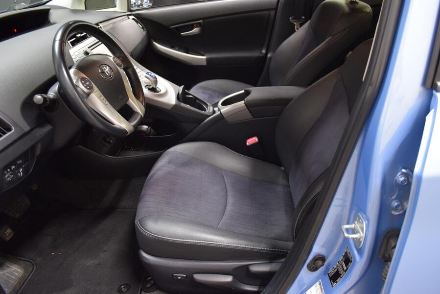 Toyota Prius Plug-in vaihtoauto