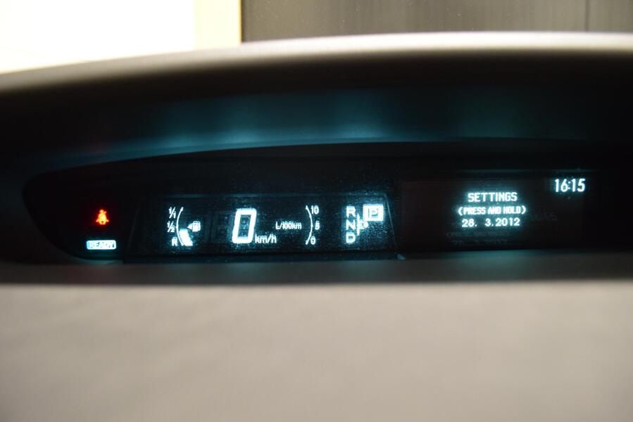 Toyota Prius Plug-in vaihtoauto