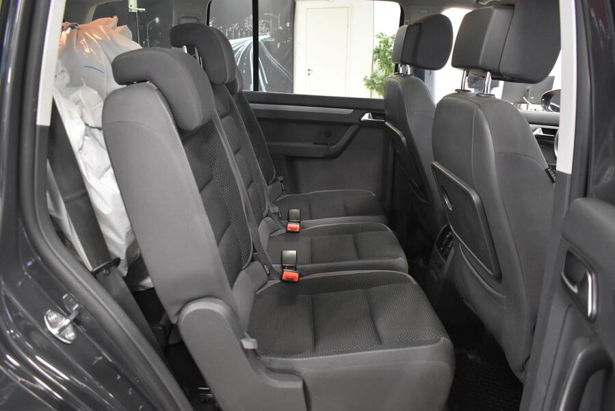 Volkswagen Touran vaihtoauto