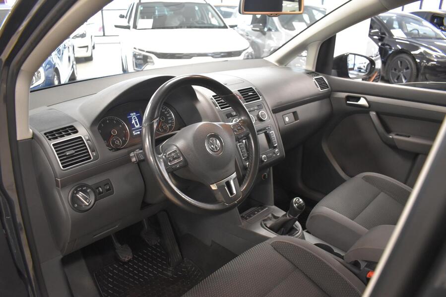 Volkswagen Touran vaihtoauto