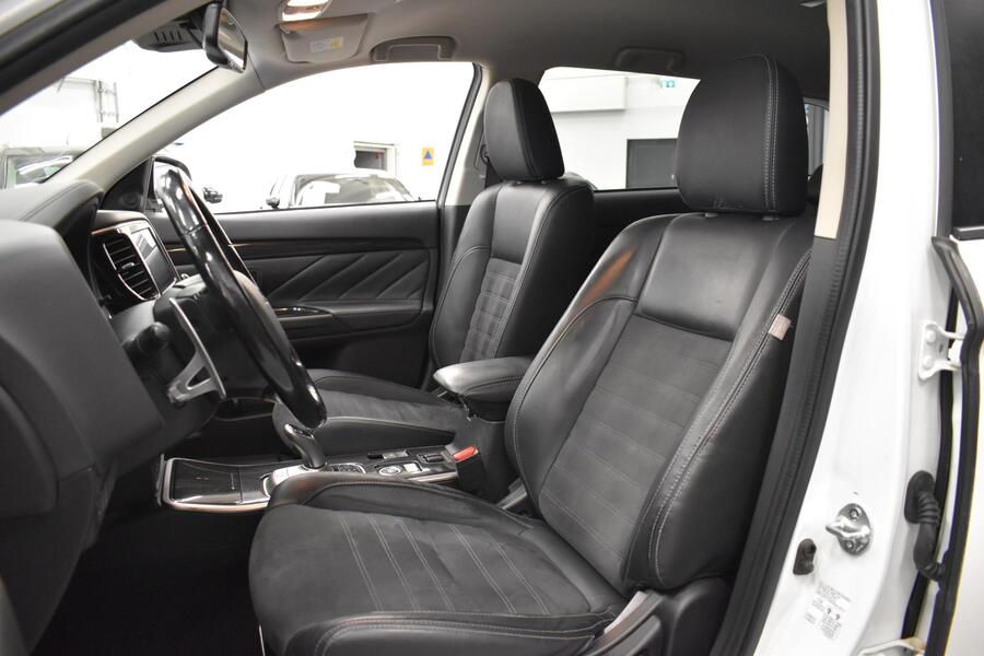 Mitsubishi Outlander PHEV vaihtoauto