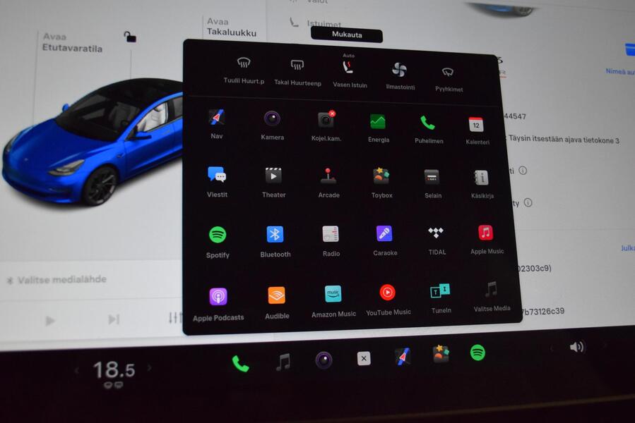 Tesla Model 3 vaihtoauto