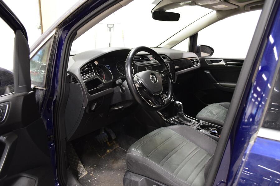 Volkswagen Touran vaihtoauto