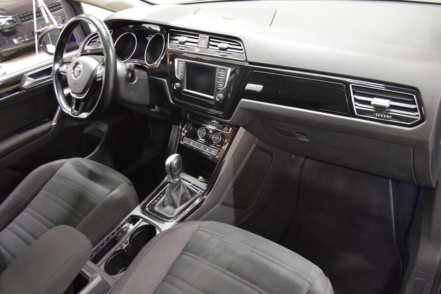 Volkswagen Touran vaihtoauto