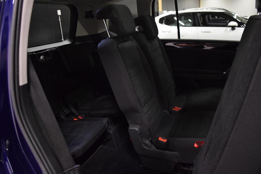 Volkswagen Touran vaihtoauto