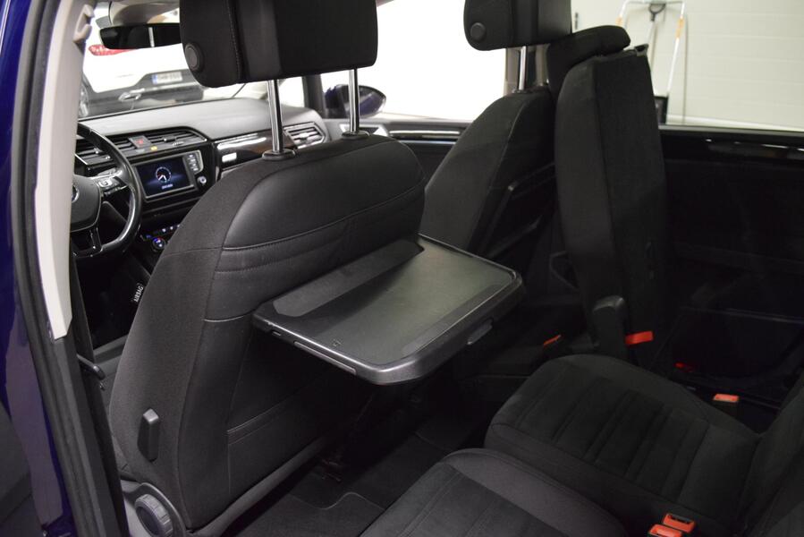 Volkswagen Touran vaihtoauto