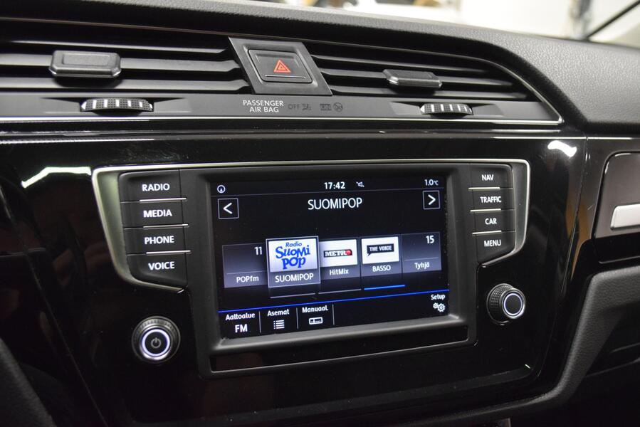 Volkswagen Touran vaihtoauto